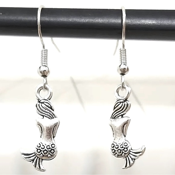 Silver Tone Mermaid Earrings NEW NWT - Picture 2 of 3